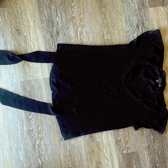 Gorgeous women’s blouse. - Picture 1 of 3